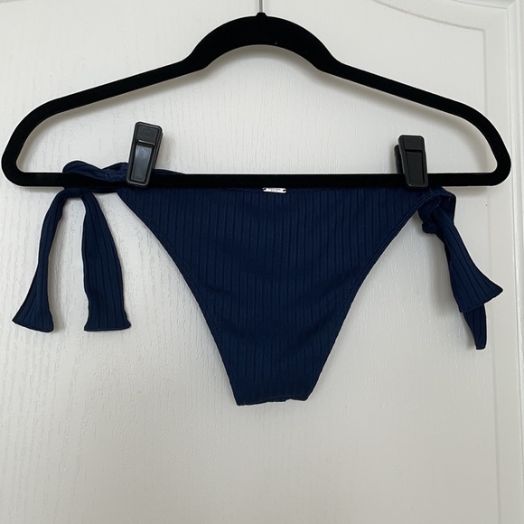 Abercrombie & Fitch Bikini Bottom - Picture 3 of 4